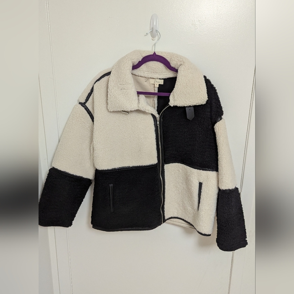 Brand New Elan Women's Size Medium Black and Cream Colour Block Shearling Jacket